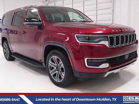 Used 2024 Jeep Wagoneer L Series II w/ Flexible Seating Group RWD image 3