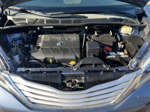 Used 2015 Toyota Sienna Limited image 37