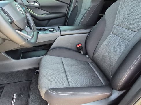 Used 2025 Nissan Rogue SV AWD/4WD image 15