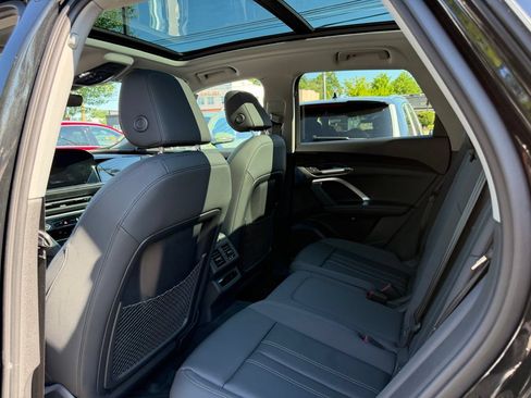 Used 2025 Audi Q5 Premium w/ Convenience Package AWD/4WD image 29