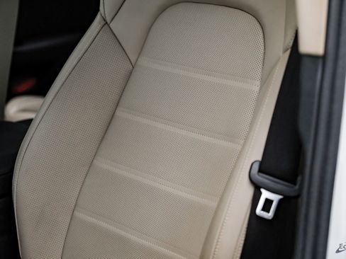 Used 2025 Porsche Panamera w/ Premium Package image 38