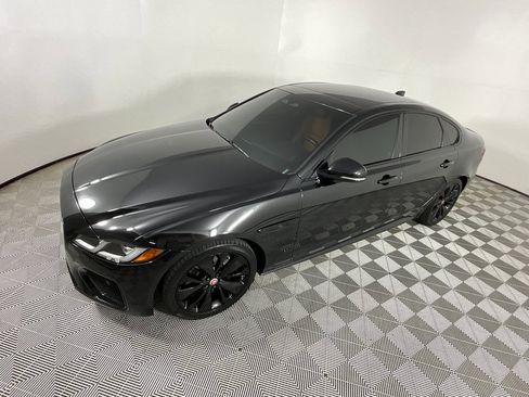 Used 2022 Jaguar XF R-Dynamic SE image 9