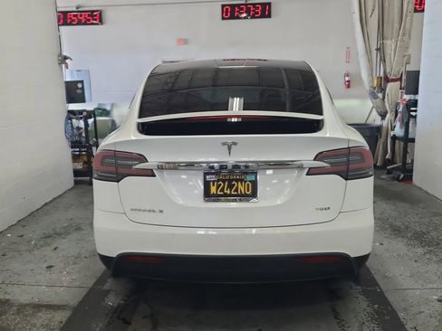 Used 2018 Tesla Model X 75D AWD/4WD image 8