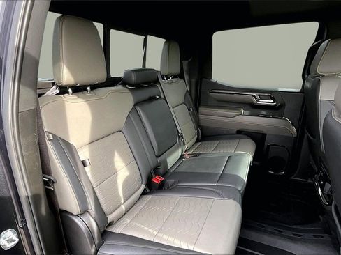 Used 2023 Chevrolet Silverado 1500 ZR2 w/ Technology Package image 28