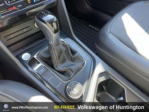 Certified 2025 Volkswagen Taos SE w/ Taos Adventure Package (SXB) image 28