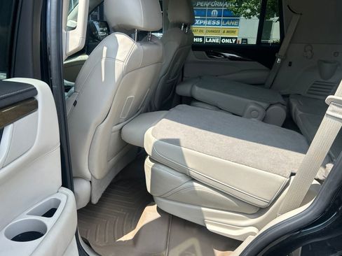 Used 2020 Cadillac Escalade Luxury AWD/4WD image 24