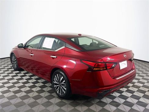 Used 2023 Nissan Altima 2.5 SV image 6