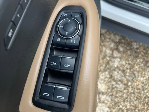 Used 2017 Cadillac XT5 Platinum w/ Driver Assist Package image 26