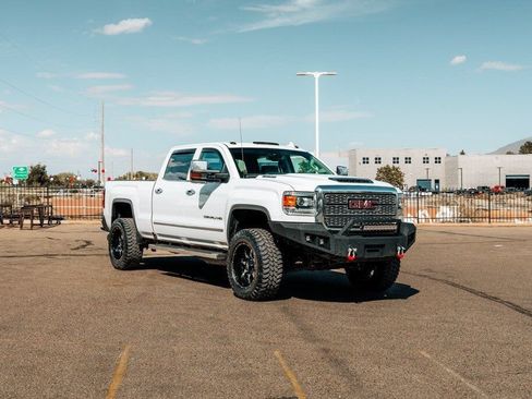 Used 2018 GMC Sierra 2500 Denali w/ Duramax Plus Package AWD/4WD image 1