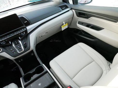 Certified 2026 Honda Odyssey EX-L image 11