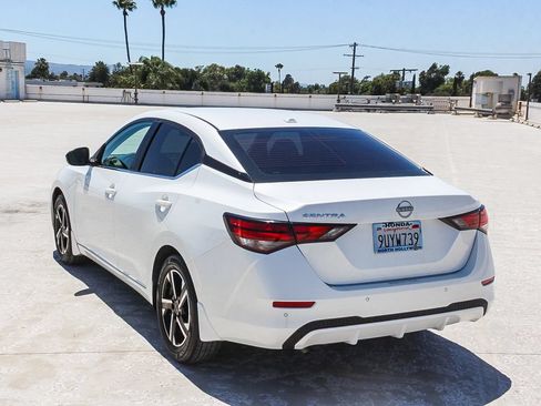 Used 2025 Nissan Sentra SV FWD image 4
