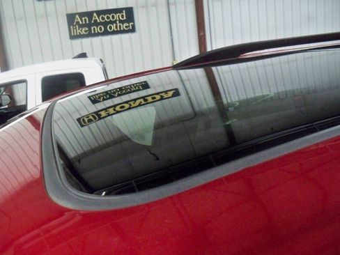 Used 2025 Chevrolet Traverse LT w/ Sun and Wheel Package image 5