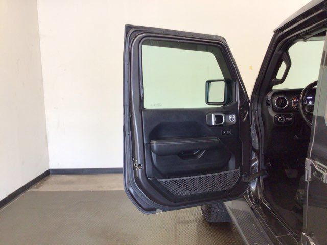 Used 2018 Jeep Wrangler Unlimited Sahara AWD/4WD image 7