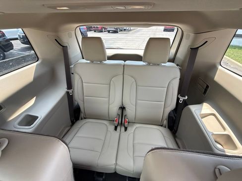 Used 2019 GMC Acadia Denali w/ Technology Package AWD/4WD image 14