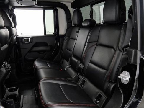 Used 2020 Jeep Gladiator Rubicon w/ Dual Top Group AWD/4WD image 19
