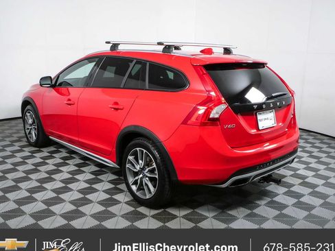 Used 2017 Volvo V60 T5 Cross Country w/ Convenience Package AWD/4WD image 28