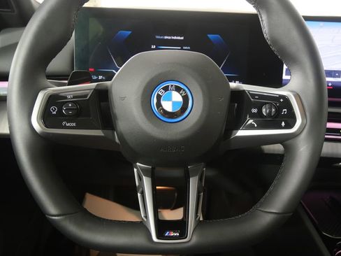 Used 2025 BMW i5 xDrive40 w/ Executive Package image 21