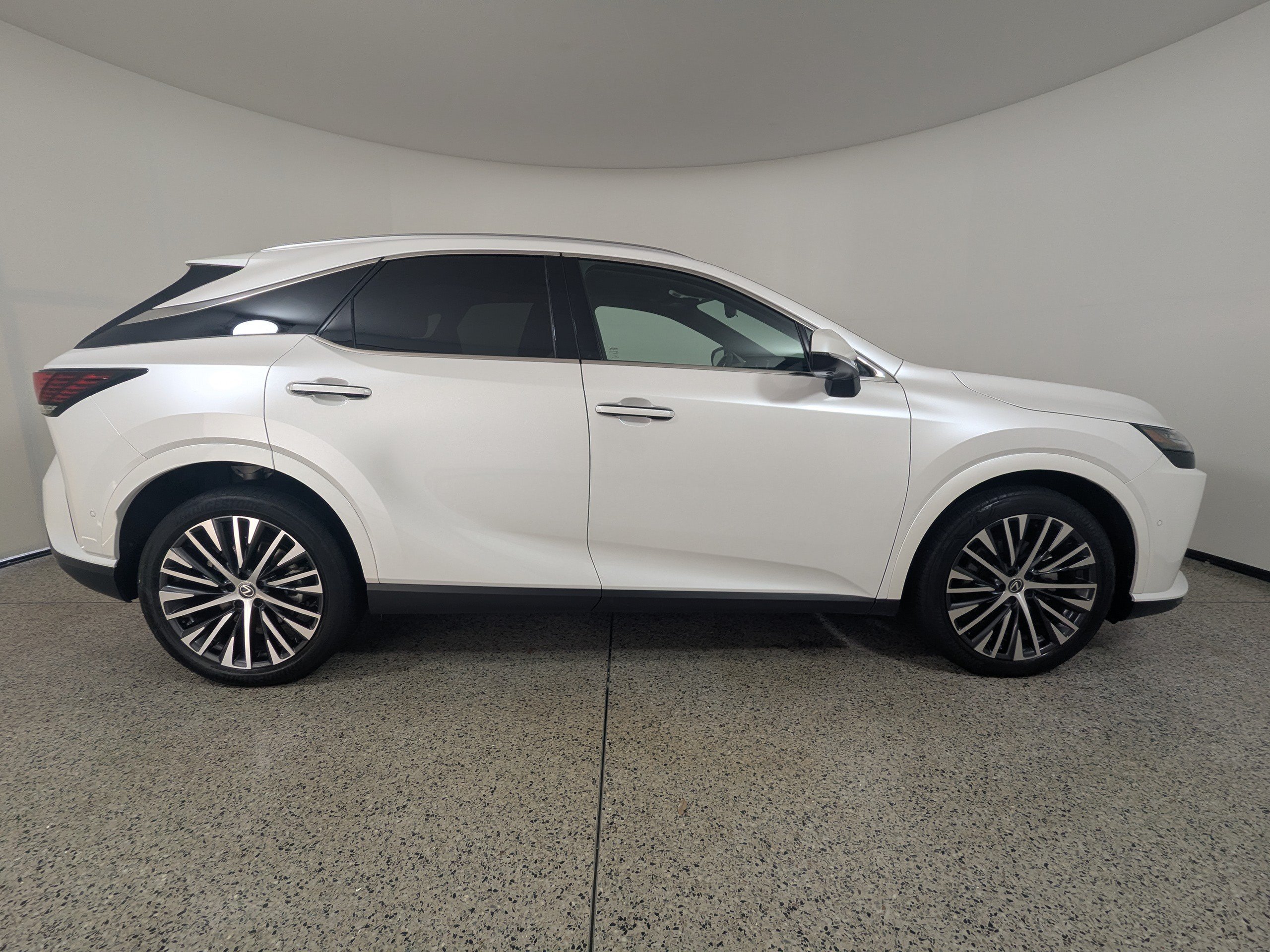 Used 2023 Lexus RX 350 Premium Plus w/ Cold Area Package AWD/4WD image 8