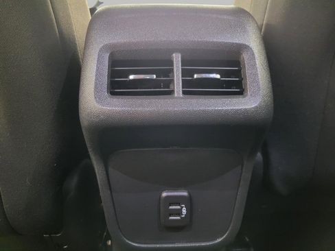 Used 2023 Chevrolet Equinox LT image 22