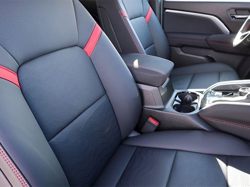 Used 2026 Chevrolet Colorado Z71 w/ Z71 Convenience Package 2 image 23