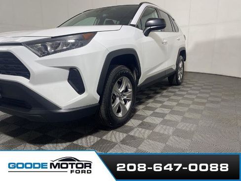 Used 2022 Toyota RAV4 LE image 25