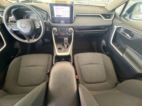 Used 2025 Toyota RAV4 XLE AWD/4WD image 11