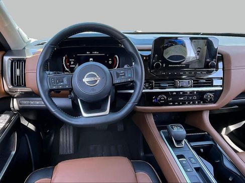 Certified 2025 Nissan Pathfinder Platinum w/ Cargo Package FWD image 5