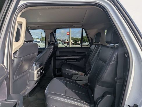 Used 2024 Ford Expedition Max XLT RWD image 14