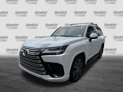 Used 2022 Lexus LX 600 4WD w/ Accessory Package (Z1) image 5