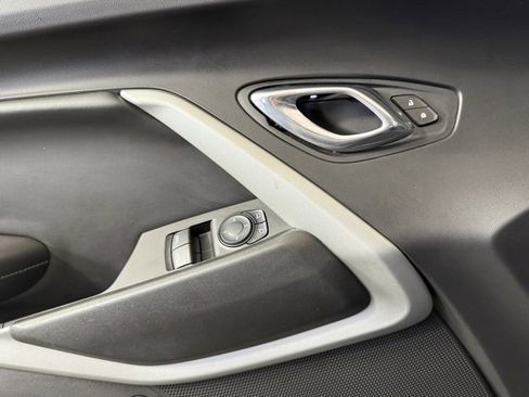 Used 2017 Chevrolet Camaro SS image 16