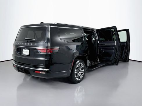 Used 2024 Jeep Wagoneer L Series II RWD image 20