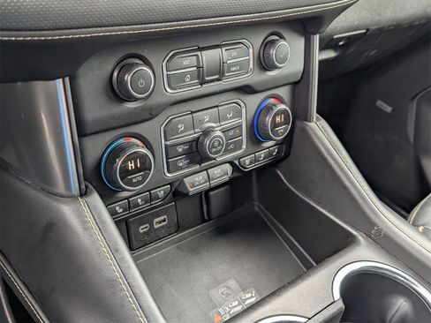 Used 2023 Chevrolet Suburban Premier image 35