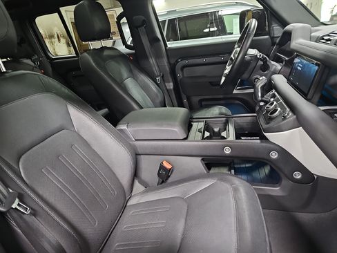 Used 2022 Land Rover Defender 110 X-Dynamic SE AWD/4WD image 10