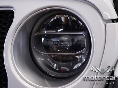 Used 2020 Jeep Wrangler Unlimited Sahara image 11