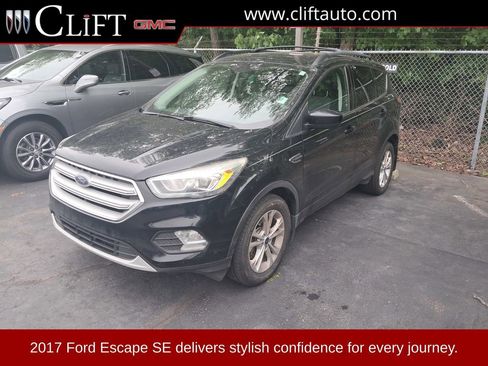 Used 2017 Ford Escape SE w/ Equipment Group 201A AWD/4WD image 1