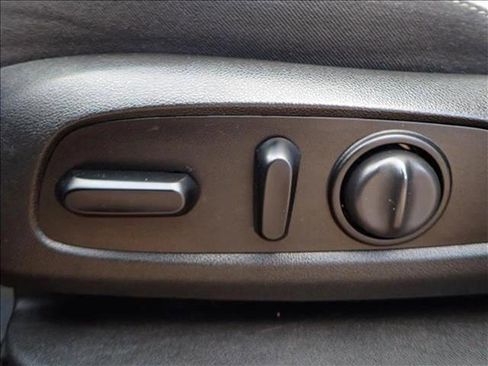 Used 2020 Chevrolet Equinox LS w/ LS Convenience Package image 10