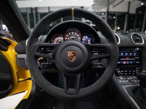 Used 2024 Porsche 718 Cayman GT4 RS RWD image 10