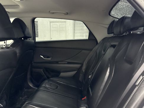 Used 2024 Hyundai Elantra Limited image 13