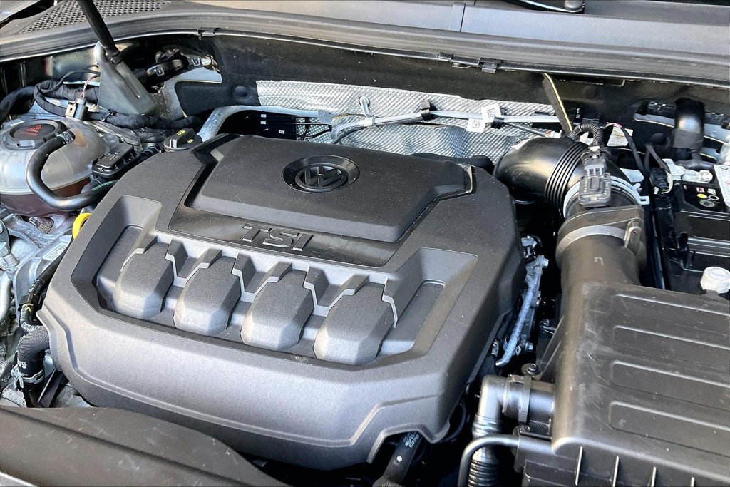 Used 2024 Volkswagen Tiguan SE AWD/4WD image 28