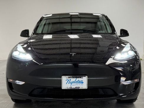 Used 2023 Tesla Model Y Long Range image 7