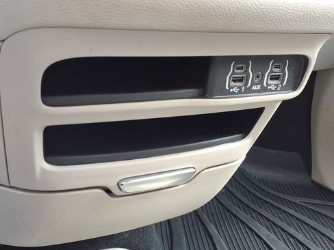 Used 2021 Chrysler Pacifica Touring-L AWD/4WD image 20