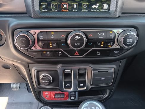 Used 2021 Jeep Wrangler Rubicon AWD/4WD image 26