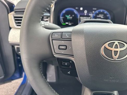 Used 2025 Toyota Camry XSE image 11