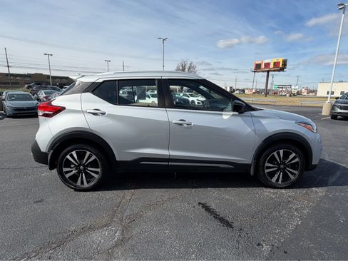 Used 2020 Nissan Kicks SR w/ SR Premium Package image 9