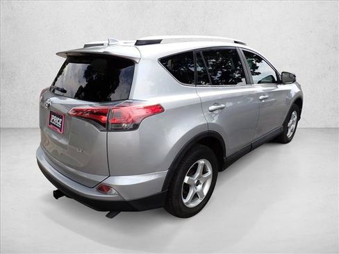 Used 2016 Toyota RAV4 LE FWD image 4