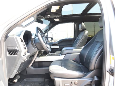 Used 2022 Ford F250 Lariat w/ Lariat Ultimate Package AWD/4WD image 19