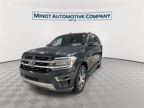Used 2024 Ford Expedition Limited image 4