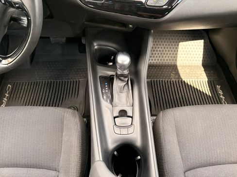 Used 2018 Toyota C-HR XLE FWD image 25