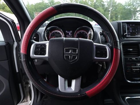 Used 2019 Dodge Grand Caravan GT FWD image 6