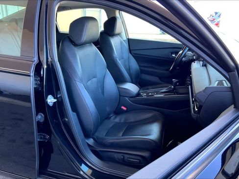 Used 2023 Honda Accord Touring image 9